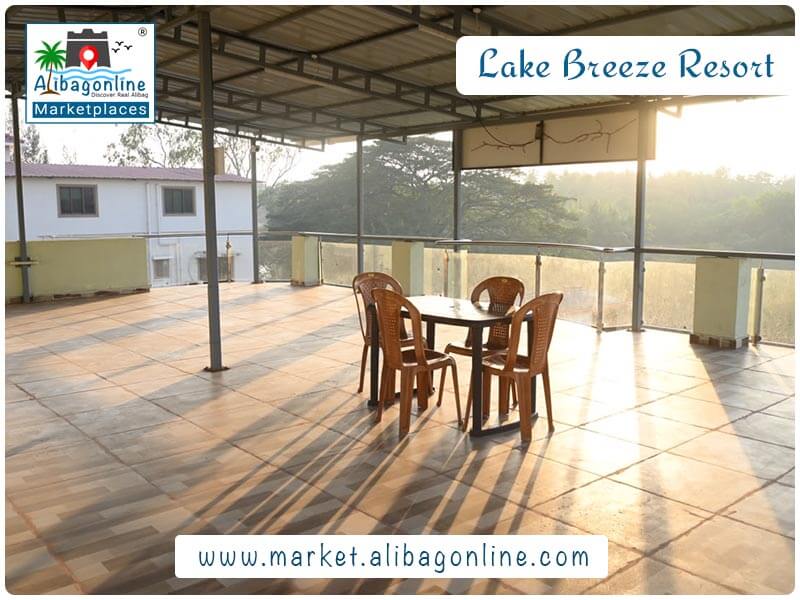 Lake Breeze Resort
